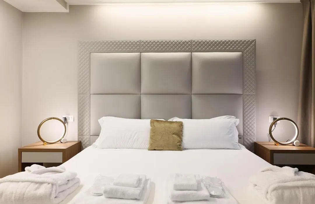 Prestige Boutique Aparthotel -Piazza Duomo-1